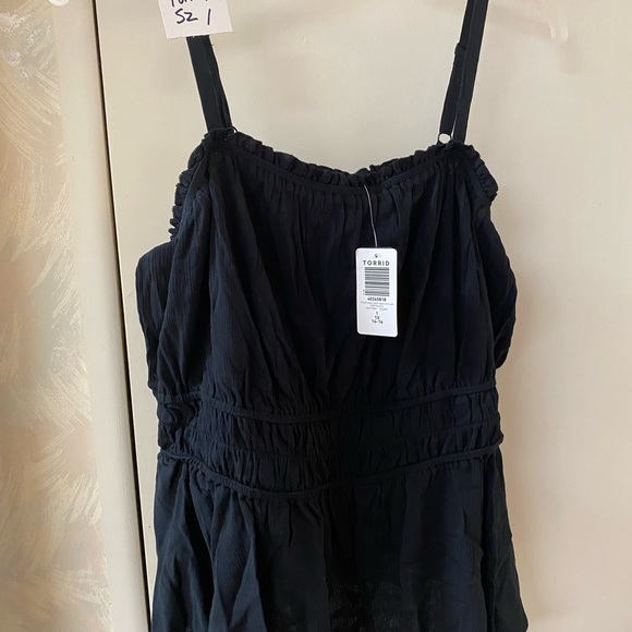 9pc NWT TORRID LOT!
3 Jeans SZ 16, 
6 TOPS! Sz 1/2 - Picture 12 of 15